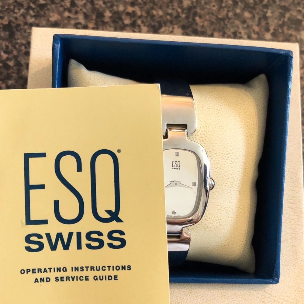 BRAND NEW Swiss Watch Women